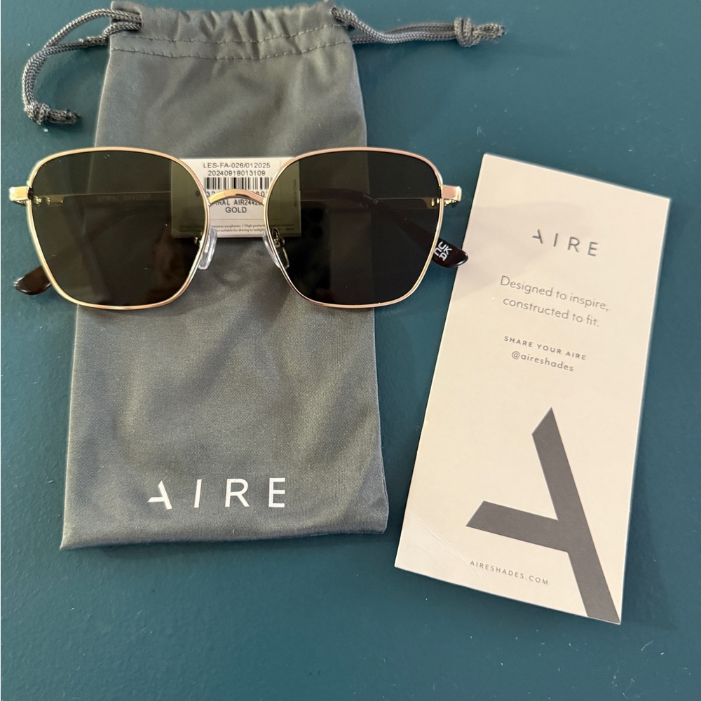 Gold and Black Women's Sunglasses